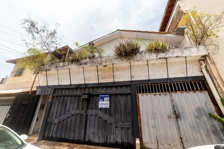Casa à venda com 100m², 2 quartos e 2 vagasFachada