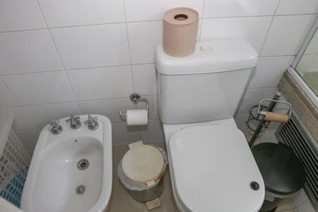 Apartamento à venda com 222m², 3 quartos e 3 vagasBanheiro da Suíte 1