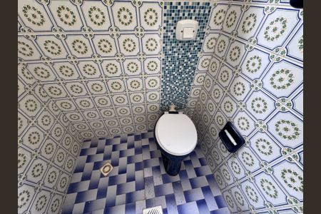 Casa para alugar com 120m², 2 quartos e 2 vagasBanheiro Social