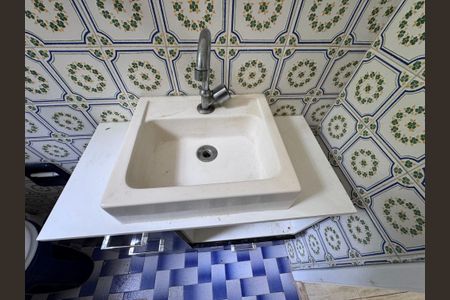 Casa para alugar com 120m², 2 quartos e 2 vagasBanheiro Social