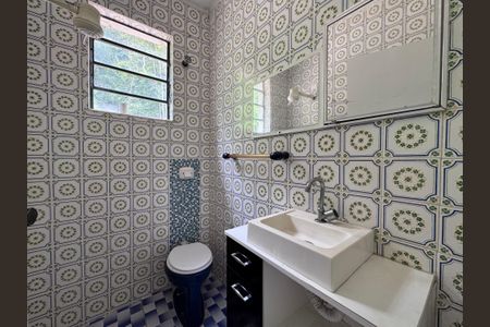 Casa para alugar com 120m², 2 quartos e 2 vagasBanheiro Social