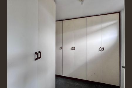 Apartamento para alugar com 123m², 3 quartos e 2 vagas Apartamento para alugar com 123m², 3 quartos e 2 vagasCozinha e Área de Serviço - Quarto