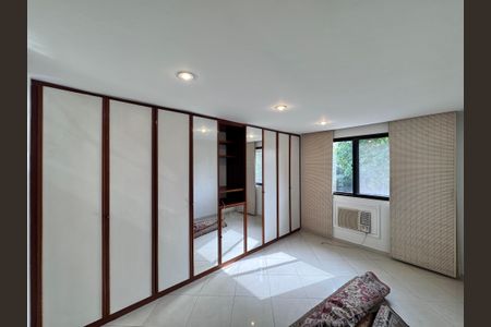 Apartamento para alugar com 123m², 3 quartos e 2 vagas Apartamento para alugar com 123m², 3 quartos e 2 vagasSuíte