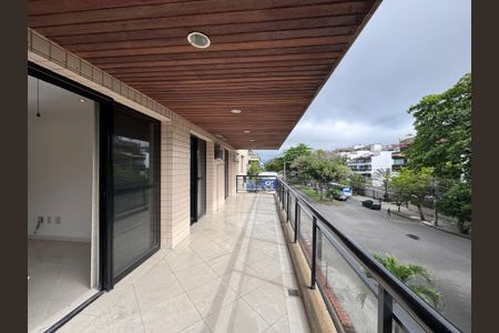 Apartamento para alugar com 123m², 3 quartos e 2 vagas Apartamento para alugar com 123m², 3 quartos e 2 vagasVaranda