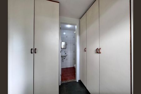 Apartamento para alugar com 123m², 3 quartos e 2 vagas Apartamento para alugar com 123m², 3 quartos e 2 vagasCozinha e Área de Serviço - Quarto