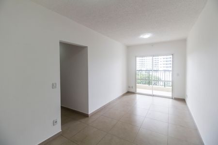 Sala de apartamento para alugar com 2 quartos, 69m² em Jardim Tupanci, Barueri