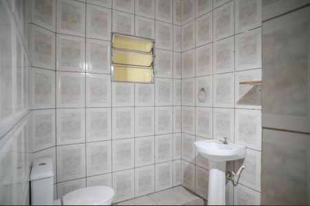 Banheiro Social de casa para alugar com 1 quarto, 50m² em Vila Moraes, São Paulo