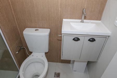 Banheiro de apartamento para alugar com 1 quarto, 24m² em Lapa, São Paulo