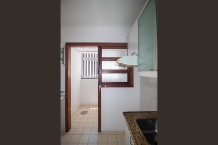 Cozinha de apartamento à venda com 2 quartos, 54m² em Partenon, Porto Alegre
