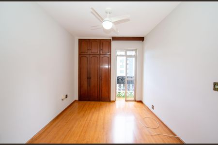 Apartamento à venda com 140m², 4 quartos e 2 vagas Apartamento à venda com 140m², 4 quartos e 2 vagasQUARTO4