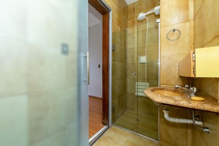 Apartamento à venda com 140m², 4 quartos e 2 vagas Apartamento à venda com 140m², 4 quartos e 2 vagasBANHEIRO2