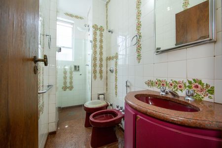 Apartamento à venda com 140m², 4 quartos e 2 vagas Apartamento à venda com 140m², 4 quartos e 2 vagasBANHEIRO1