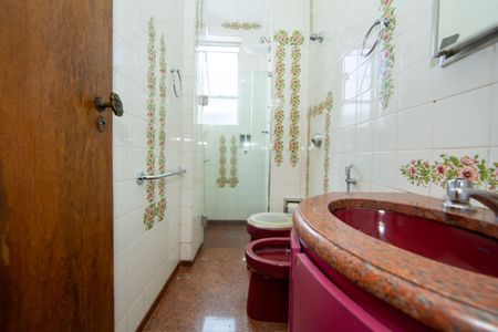 Apartamento à venda com 140m², 4 quartos e 2 vagas Apartamento à venda com 140m², 4 quartos e 2 vagasBANHEIRO1