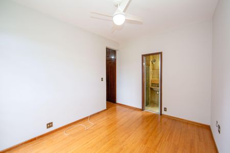 Apartamento à venda com 140m², 4 quartos e 2 vagas Apartamento à venda com 140m², 4 quartos e 2 vagasQUARTO4