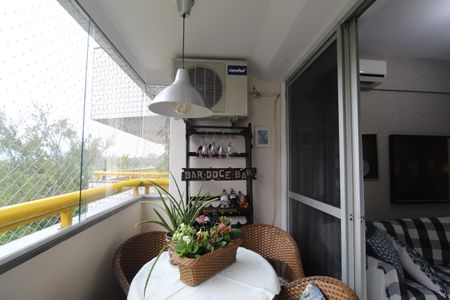 Apartamento à venda com 76m², 2 quartos e 1 vagaSala - Varanda