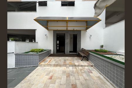 Apartamento à venda com 76m², 2 quartos e 1 vagaEntrada