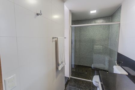 Apartamento à venda com 301m², 4 quartos e 3 vagasBanheiro da Suíte 2