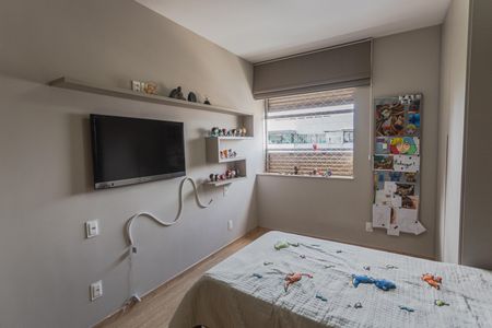 Apartamento à venda com 301m², 4 quartos e 3 vagasSuíte 2