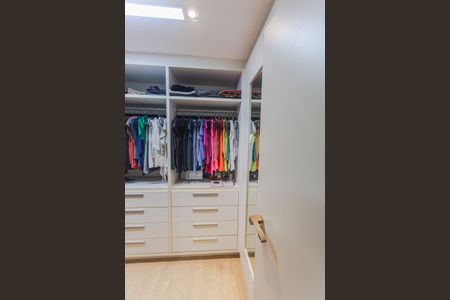 Apartamento à venda com 301m², 4 quartos e 3 vagasCloset da Suíte 1