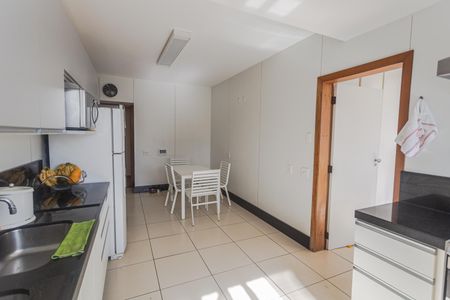 Apartamento à venda com 301m², 4 quartos e 3 vagasCozinha