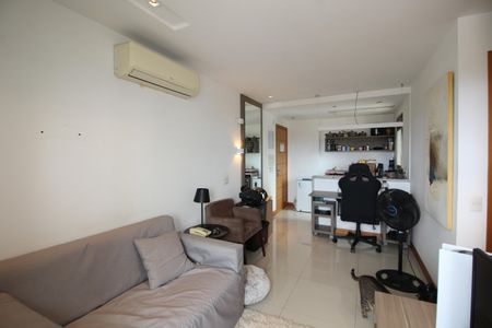 Sala de apartamento para alugar com 1 quarto, 35m² em Jacarepaguá, Rio de Janeiro