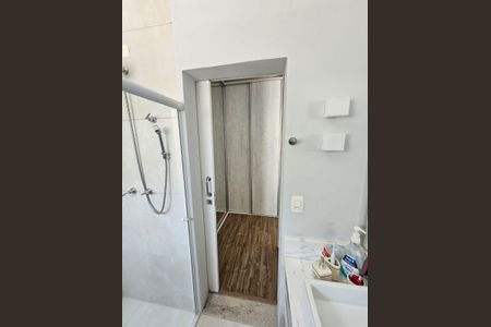 Casa de condomínio à venda com 100m², 3 quartos e 2 vagas Casa de condomínio à venda com 100m², 3 quartos e 2 vagasBanheiro