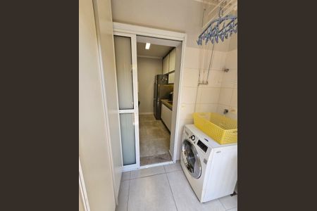 Casa de condomínio à venda com 100m², 3 quartos e 2 vagas Casa de condomínio à venda com 100m², 3 quartos e 2 vagasLavanderia