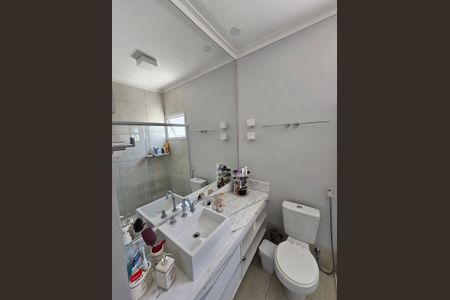 Casa de condomínio à venda com 100m², 3 quartos e 2 vagas Casa de condomínio à venda com 100m², 3 quartos e 2 vagasBanheiro