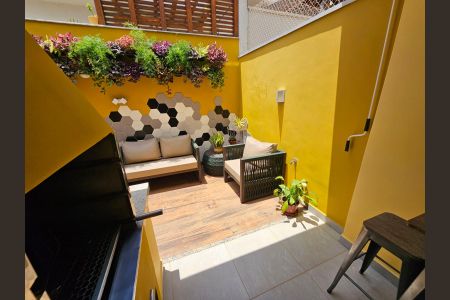 Casa de condomínio à venda com 100m², 3 quartos e 2 vagas Casa de condomínio à venda com 100m², 3 quartos e 2 vagasQuintal