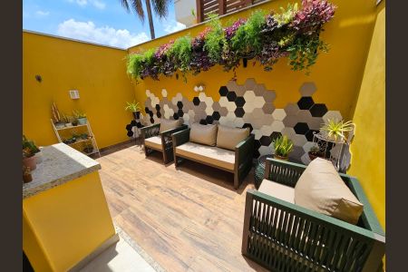 Casa de condomínio à venda com 100m², 3 quartos e 2 vagas Casa de condomínio à venda com 100m², 3 quartos e 2 vagasQuintal