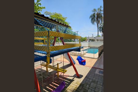 Casa de condomínio à venda com 100m², 3 quartos e 2 vagas Casa de condomínio à venda com 100m², 3 quartos e 2 vagasQuintal