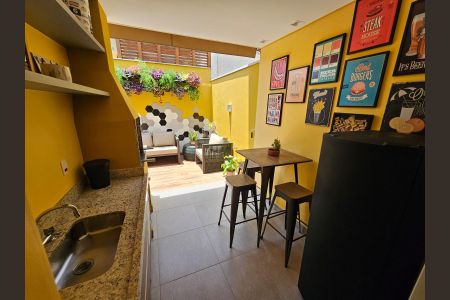 Casa de condomínio à venda com 100m², 3 quartos e 2 vagas Casa de condomínio à venda com 100m², 3 quartos e 2 vagasVaranda