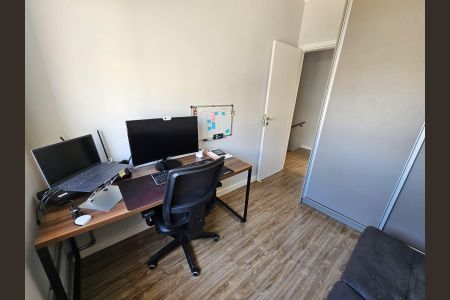 Casa de condomínio à venda com 100m², 3 quartos e 2 vagas Casa de condomínio à venda com 100m², 3 quartos e 2 vagasEscritório