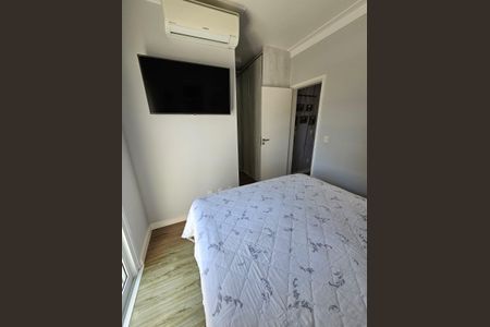 Casa de condomínio à venda com 100m², 3 quartos e 2 vagas Casa de condomínio à venda com 100m², 3 quartos e 2 vagasQuarto