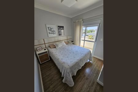 Casa de condomínio à venda com 100m², 3 quartos e 2 vagas Casa de condomínio à venda com 100m², 3 quartos e 2 vagasQuarto