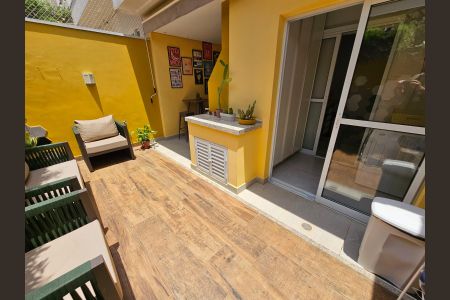 Casa de condomínio à venda com 100m², 3 quartos e 2 vagas Casa de condomínio à venda com 100m², 3 quartos e 2 vagasVaranda