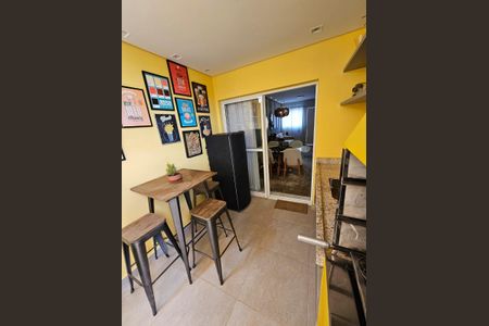 Casa de condomínio à venda com 100m², 3 quartos e 2 vagas Casa de condomínio à venda com 100m², 3 quartos e 2 vagasSala