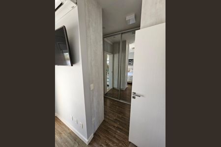 Casa de condomínio à venda com 100m², 3 quartos e 2 vagas Casa de condomínio à venda com 100m², 3 quartos e 2 vagasCorredor