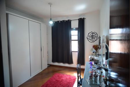 Casa à venda com 320m², 5 quartos e 4 vagasQuarto 4