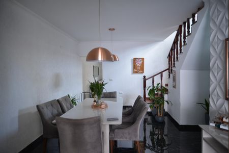 Casa à venda com 320m², 5 quartos e 4 vagasSala