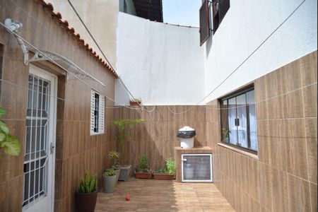 Casa à venda com 320m², 5 quartos e 4 vagasQuintal