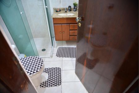 Casa à venda com 320m², 5 quartos e 4 vagasBanheiro da Suíte 2