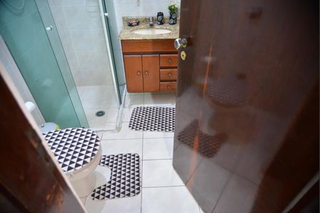 Casa à venda com 320m², 5 quartos e 4 vagasBanheiro da Suíte 2