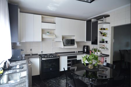 Casa à venda com 320m², 5 quartos e 4 vagasCozinha