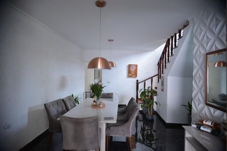 Casa à venda com 320m², 5 quartos e 4 vagasSala