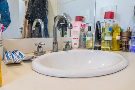 Banheiro de apartamento à venda com 2 quartos, 50m² em Tamboré, Barueri