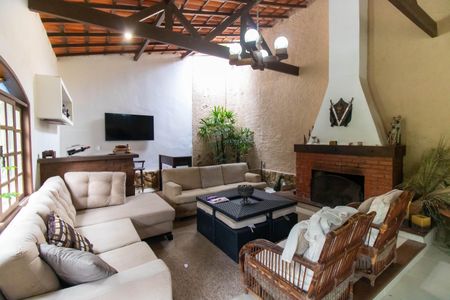 Casa à venda com 400m², 5 quartos e 6 vagasSalão de jogos