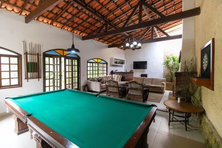 Casa à venda com 400m², 5 quartos e 6 vagasSalão de jogos