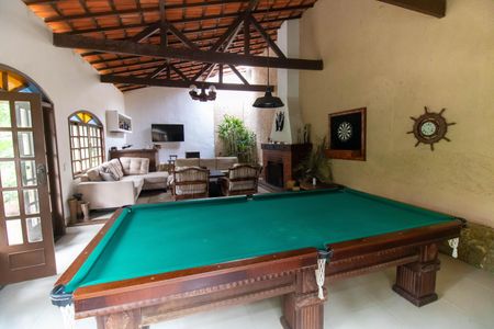 Casa à venda com 400m², 5 quartos e 6 vagasSalão de jogos