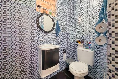 Casa à venda com 143m², 3 quartos e 1 vaga Casa à venda com 143m², 3 quartos e 1 vagaBanheiro 2